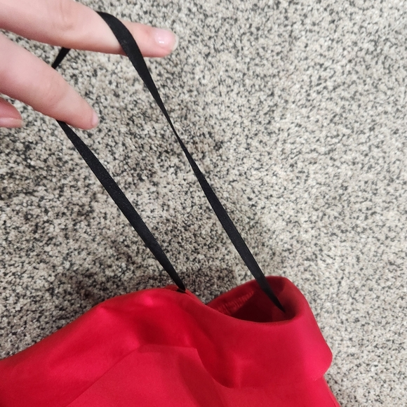 Red Roberta Sleevless Dress - Picture 2 of 6